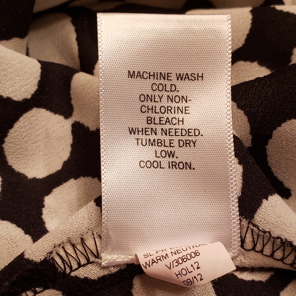 Banana Republic Polka Dot Blouse - Picture 7 of 8